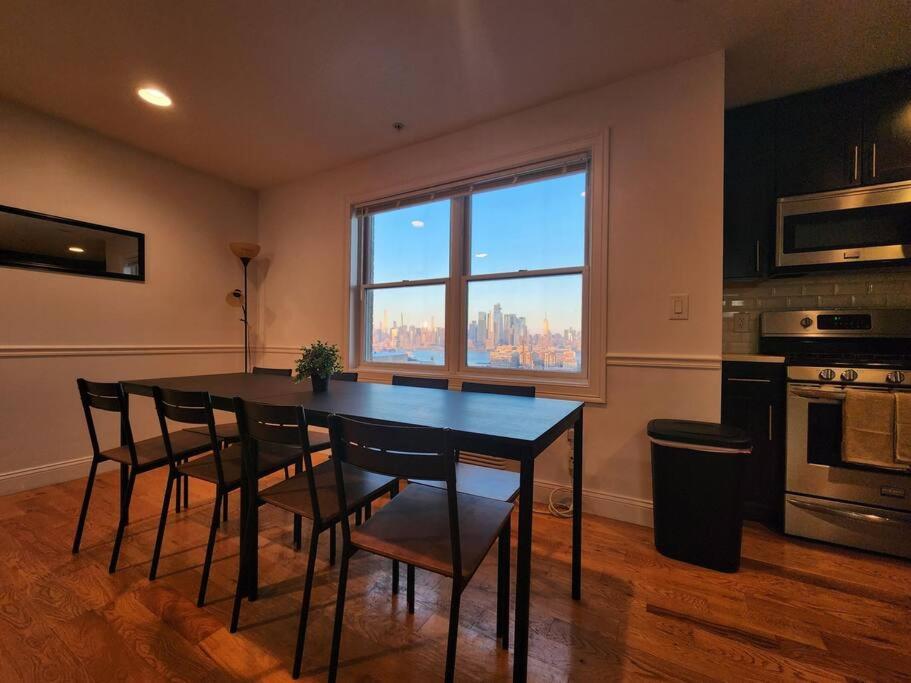 Luxurious 2 Bed ! Mins To Nyc! Apartamento Union City Exterior foto