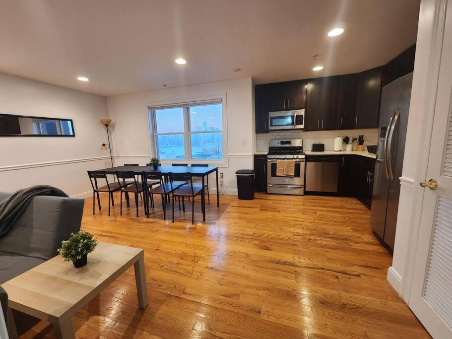 Luxurious 2 Bed ! Mins To Nyc! Apartamento Union City Exterior foto