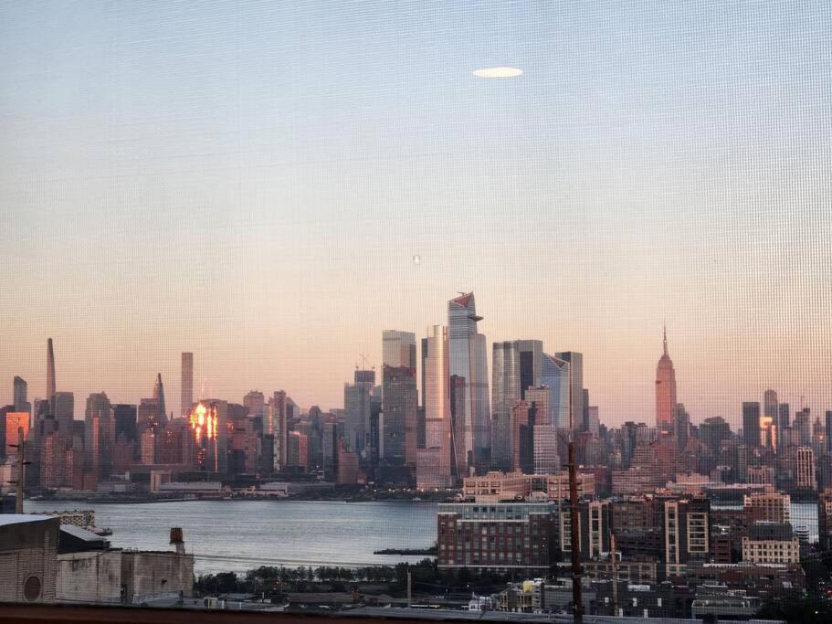 Luxurious 2 Bed ! Mins To Nyc! Apartamento Union City Exterior foto