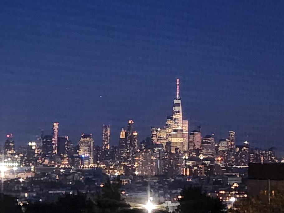 Luxurious 2 Bed ! Mins To Nyc! Apartamento Union City Exterior foto