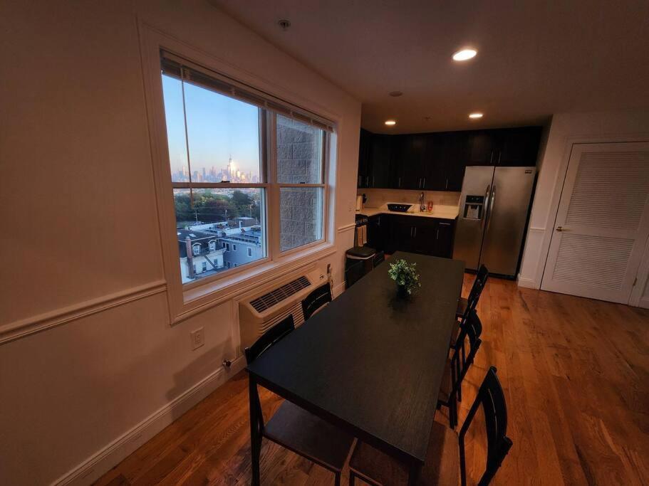 Luxurious 2 Bed ! Mins To Nyc! Apartamento Union City Exterior foto