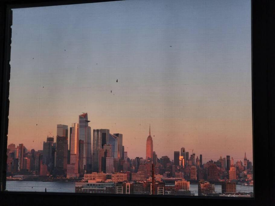 Luxurious 2 Bed ! Mins To Nyc! Apartamento Union City Exterior foto
