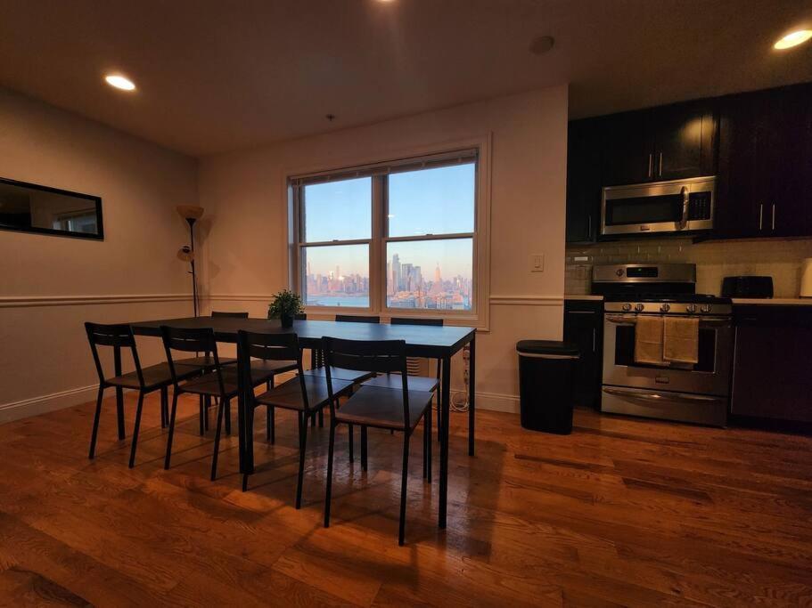 Luxurious 2 Bed ! Mins To Nyc! Apartamento Union City Exterior foto